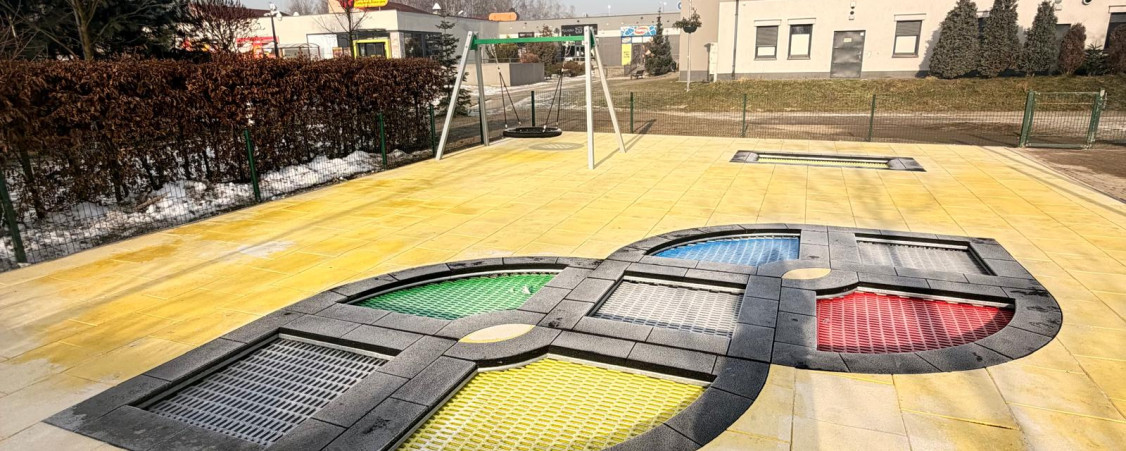 Budowa placu zabaw wraz z nawierzchnią z płyt EPDM i wykonaniem nasadzeń roślinnych - Budżet Obywatelski 2024 